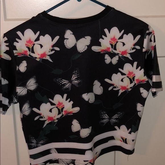 crop top - Picture 2 of 2